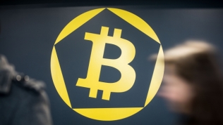 Giá bitcoin hôm nay (7/7): Lần đầu tiên có người bị phạt tù do liên quan tới tiền ảo