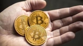 Đồng Bitcoin lần đầu tiên vượt ngưỡng 34.000 USD