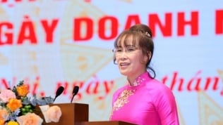 Ông Trương Gia Bình, bà Thái Hương và tỷ phú Phương Thảo chia sẻ cùng Thủ tướng nhân Ngày Doanh nhân Việt Nam