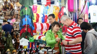 Vì sao hoàn thuế VAT cho du khách chưa phổ biến tại Việt Nam?