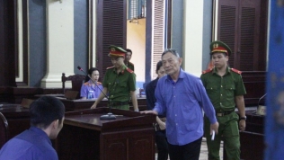 Nguyên Tổng giám đốc Công ty tài chính cao su Việt Nam hầu tòa
