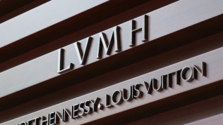 Thương hiệu xa xỉ LVMH sẽ mua 60% cổ phần của thương hiệu Off-White