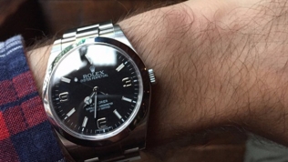 Tôi đã học được gì khi đeo đồng hồ Rolex 6.000 USD?