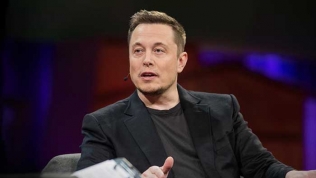Tỷ phú Elon Musk: 'Xe Tesla không có 'giá người nhà'
