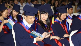 Bloomberg: Ở Việt Nam, học vấn càng cao càng dễ thất nghiệp
