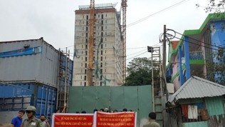 Tháo dỡ toàn bộ số tầng xây sai phép tại dự án Tân Bình Apartment