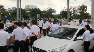 Grab đạt 4.000 xe tại Đà Nẵng, taxi truyền thống tính chuyện khởi kiện