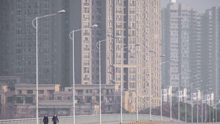 Dịch viêm phổi phủ bóng đen bất động sản Trung Quốc