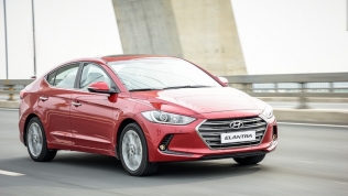 Có hơn 600 triệu nên chọn Hyundai Elantra hay Kia Cerato?