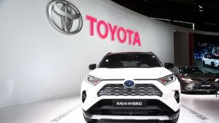 Toyota RAV4 Hybrid 2019 ra mắt khách hàng tại Châu Âu, công suất 219 mã lực