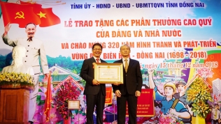 Ông Trần Bá Dương và THACO nhận Huân chương Lao động hạng Nhất