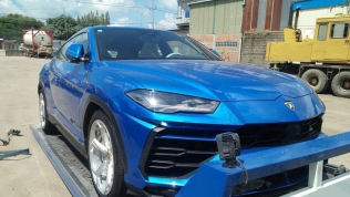 ‘Siêu SUV’ Lamborghini Urus cập bến Campuchia, chưa thể về Việt Nam