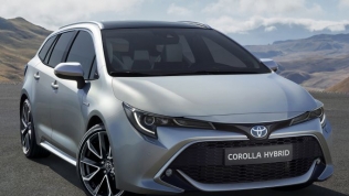 Toyota Corolla Touring Sports chính thức lộ diện