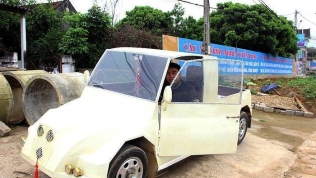 Ngỡ ngàng 'ô tô bán tải' làm từ động cơ xe máy của thợ hàn Nghệ An