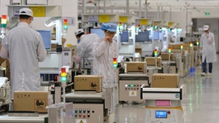 Foxconn ngừng một số dây chuyền sản xuất smartphone Huawei