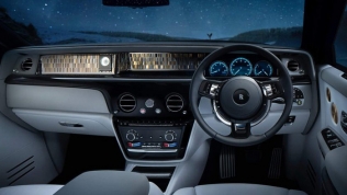 Hãng xe Rolls-Royce muốn ưu tiên sự sang trọng hơn là công nghệ mới