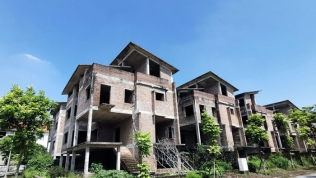 Hà Nội: Hàng trăm căn biệt thự triệu USD bị bỏ hoang ở khu đô thị Hoa Phượng