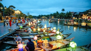 Doanh thu du lịch Hà Nội tăng 3,9 lần, Khánh Hoà tăng 3,3 lần