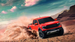 Ford Ranger Raptor 2023 giá 1,3 tỷ đồng: Chất có xứng với tiền?