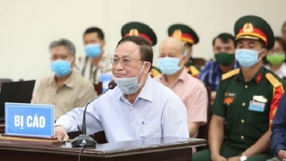 Cựu đô đốc Nguyễn Văn Hiến kể công lao trước tòa để xin hưởng án treo