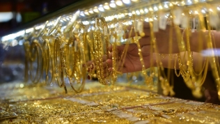 Một tuần nóng bỏng, vàng tăng phi mã, vượt 71 triệu đồng/lượng