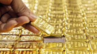 Giá vàng hôm nay 20/10: Vàng SJC tiến sát mốc 71 triệu đồng, giá vàng nhẫn lập đỉnh mới