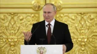 Ông Putin tuyên bố tái tranh cử,  EU lập tức ra lệnh trừng phạt mới