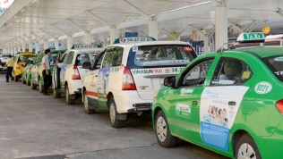 'Tị nạnh' về ưu đãi, taxi truyền thống muốn được chuyển thành xe công nghệ