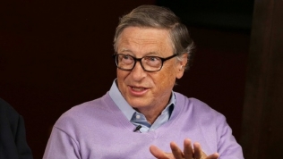 Bill Gates: Không có đũa thần nào ngoài vaccine giúp kinh tế hồi phục