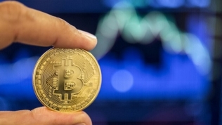Giá Bitcoin chạm mốc kỷ lục gần 50.000 USD