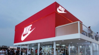 [Câu chuyện kinh doanh] Nike: Nguy cơ mất thị phần vào tay Adidas và Under Armour