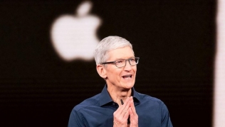 Apple thưởng 5 triệu cổ phiếu, CEO Tim Cook bán ngay lấy 750 triệu USD