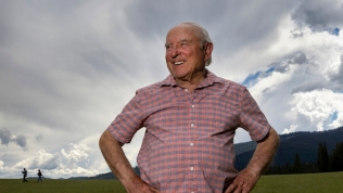 Ông chủ thương hiệu Patagonia quyên góp công ty 3 tỷ USD để chống biến đổi khí hậu