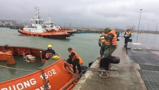 Đã tìm thấy 12 nạn nhân trong vụ chìm tàu ở Hà Tĩnh