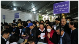 Hàng nghìn nhà đầu tư đổ về dự phiên tòa xử vụ Tân Hoàng Minh