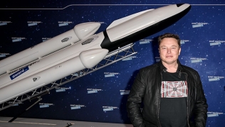 Vệ tinh SpaceX suýt đâm phải trạm vũ trụ Trung Quốc, Elon Musk hứng 'bão' chỉ trích