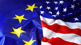 Lạm phát Mỹ lên mức cao nhất trong 40 năm, EU hạ dự báo tăng trưởng