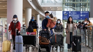 Trung Quốc cáo buộc 'phân biệt đối xử', tạm dừng cấp thị thực cho Nhật Bản và Hàn Quốc