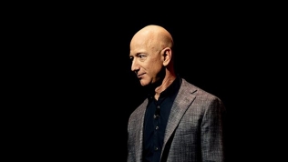 Jeff Bezos: Doanh nhân tuổi Mão đứng sau 'đế chế' Amazon