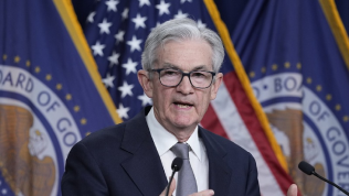 Fed tiếp tục giữ nguyên lãi suất, 'chưa xem xét' tới việc nới lỏng tiền tệ