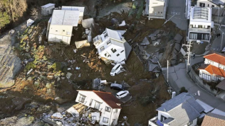 Nhật Bản 'rung chuyển': Động đất mạnh nhất 40 năm, 30.000 hộ dân mất điện