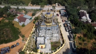 Điều ít biết về đại gia buôn phế liệu và xây lâu đài 'dát vàng' ở Nghệ An