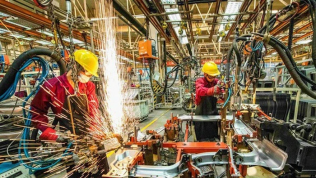 Standard Chartered: ‘Kinh tế Việt Nam sẽ phục hồi mạnh mẽ nửa cuối năm’