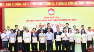 Vinataba ủng hộ 500 triệu đồng làm nhà đại đoàn kết cho người nghèo tỉnh Điện Biên