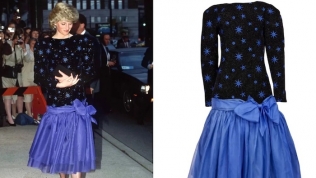 Váy dạ hội của công nương Diana được mua với giá kỷ lục 1,1 triệu USD