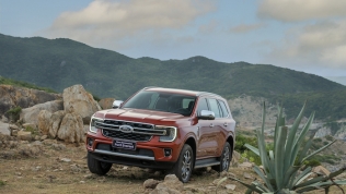 Ford Việt Nam nâng cấp Everest phiên bản Titanium 4x2