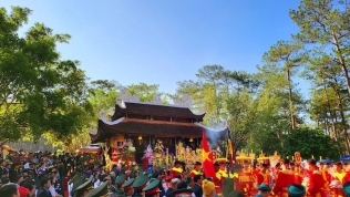 Dâng hương tưởng nhớ Vua Hùng tại đền thờ Âu Lạc tỉnh Lâm Đồng