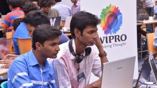 ‘Gã khổng lồ’ công nghệ Ấn Độ chi hàng tỷ USD đào tạo nhân viên về AI