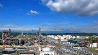 Giá dầu rớt mạnh, kịch bản nào cho Nhà máy lọc dầu Dung Quất?