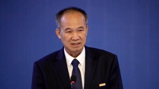 Chủ tịch Sacombank Dương Công Minh: 'Chúng tôi trên đe dưới búa'